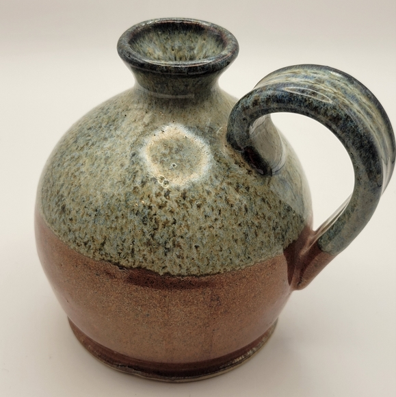 Handthrown Pottery Vase with Applied Handle. Unique speckled glaze. - Picture 4 of 7